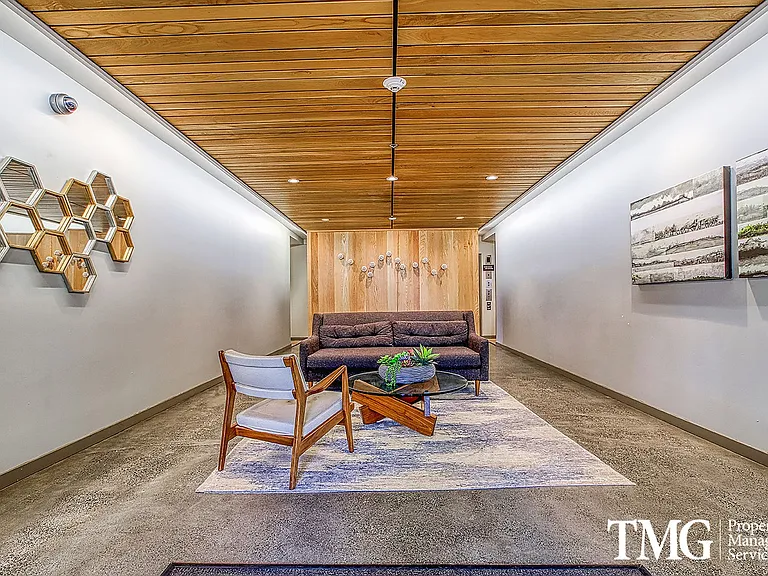 Corbett Heights Apartment Homes — Photo 13