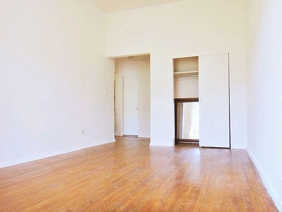 2nd image of 47 W 88th St APT 4A