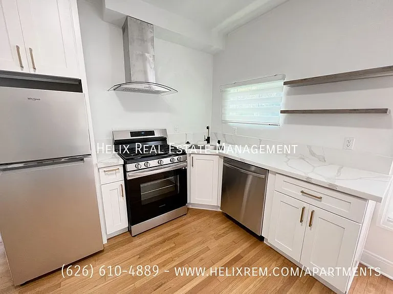 552 S Oakland Ave #4 — Photo 13