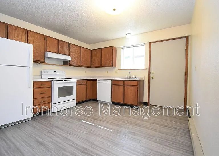 8 Hoffman Dr #1 — Photo 2