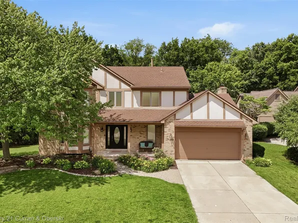 47008 Cider Mill Dr, Novi, MI 48374