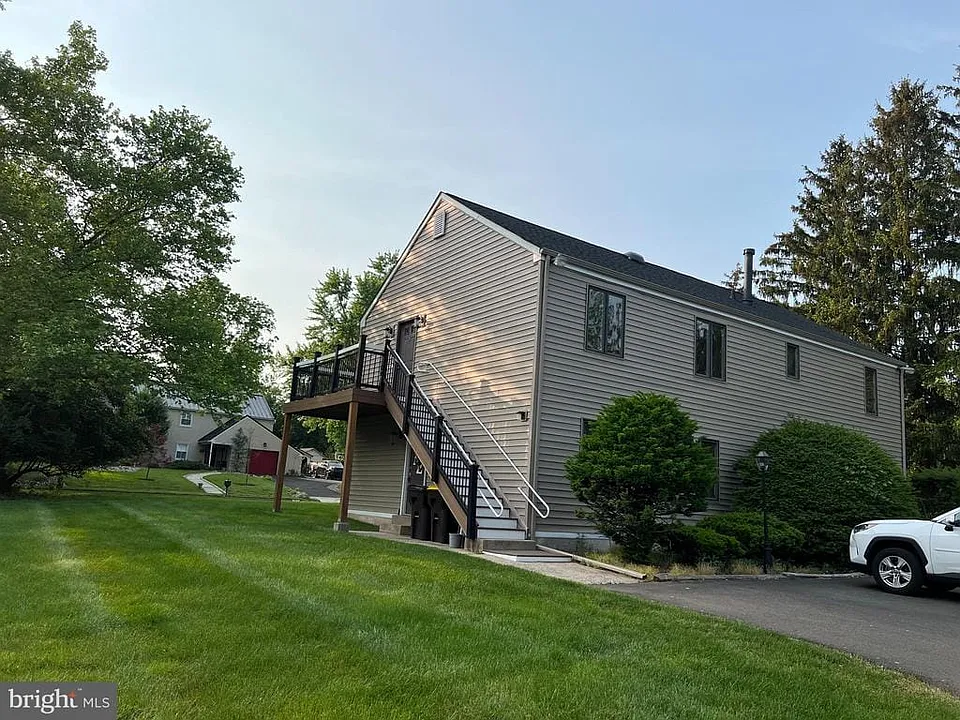 890 Belfry Dr