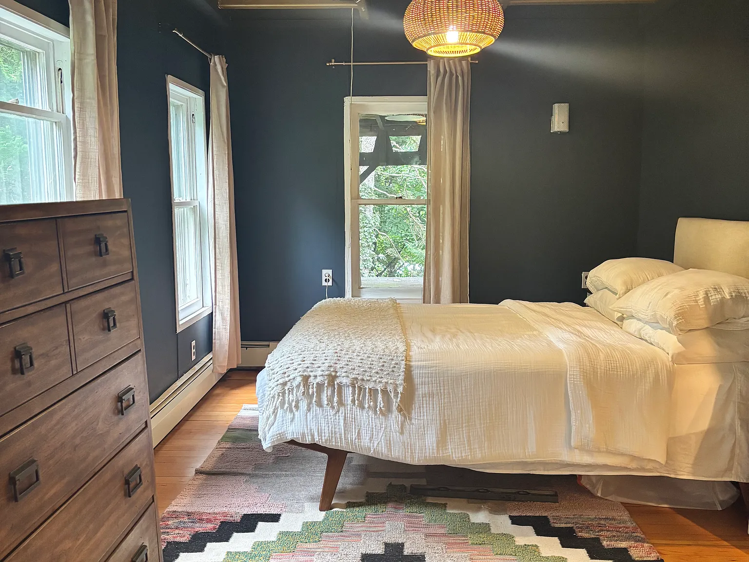 2 bed, 1.5 bath, 1908 sqft, $3,000 — Photo 2