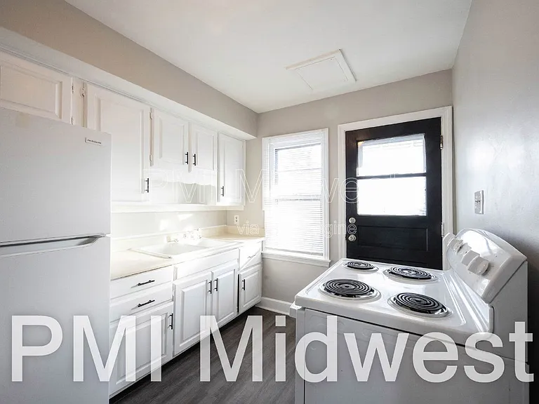 1319 N Alton Ave — Photo 5
