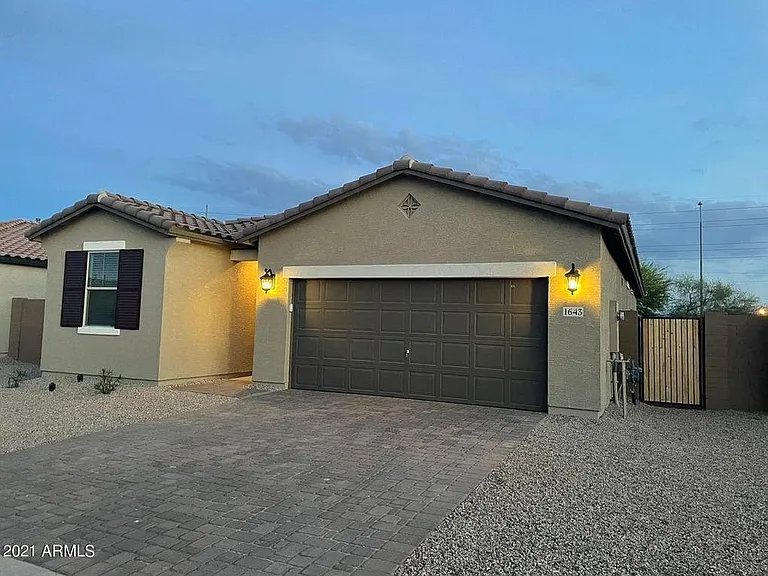 1643 E Paul Dr — Photo 2