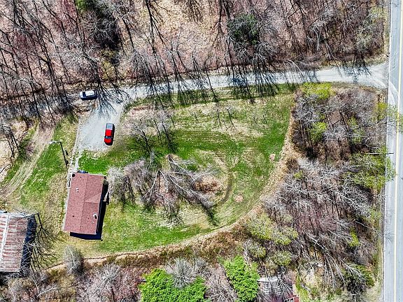 2nd image of 624 County Road