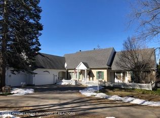 4236 Pine Tree Ln, Lansing, MI 48911