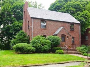 11 Village Ln, Arlington, MA 02474