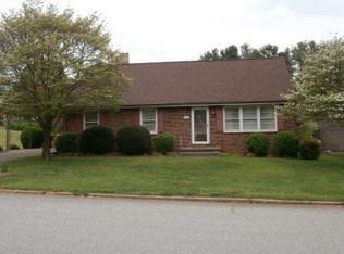 5511 Galloway Cir, Roanoke, VA 24018