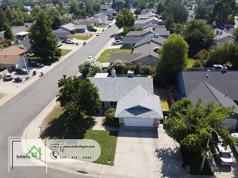 1729 Marigold Way — Photo 2
