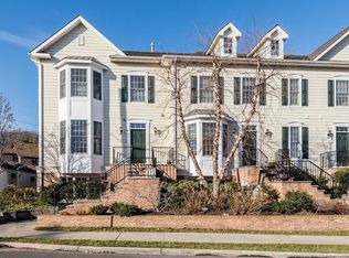 1 Mariners Walk, Oyster Bay, NY 11771