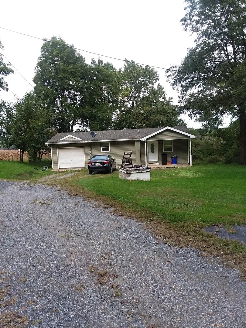 Enjoy this 2 bedroom Dillsburg County home — Photo 3