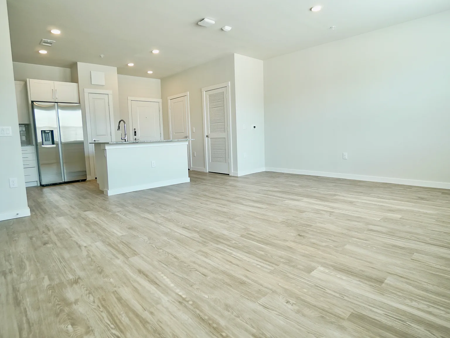 1 bed, 830 sqft, $1,045 — Photo 1