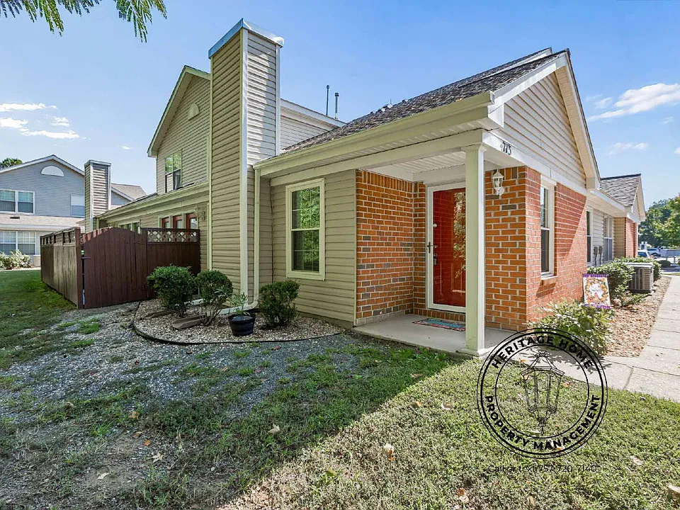 713 Oak Mill Ln