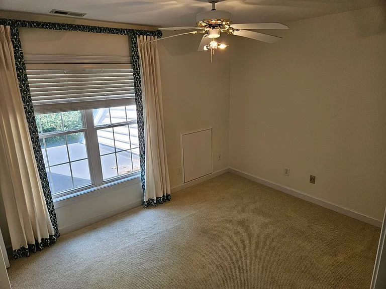 3214 Philmont Dr — Photo 21