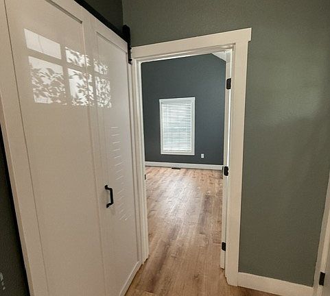 5th image of 803 Shoshone Pl #B