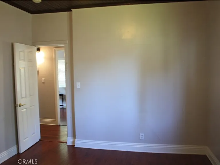 507 W State St — Photo 12