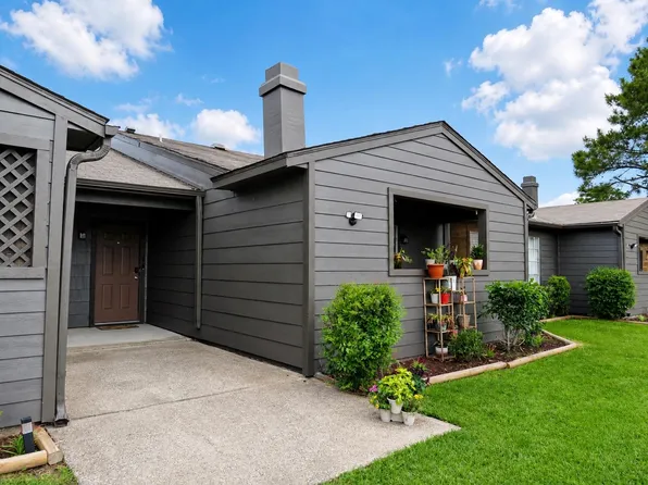 8472 Glen Meadow Ln, Beaumont, TX 77706