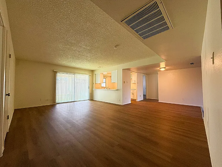 5208 W Calavar Rd — Photo 8