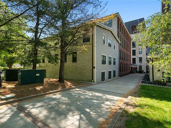 3rd image of 15 Higgins St APT 109