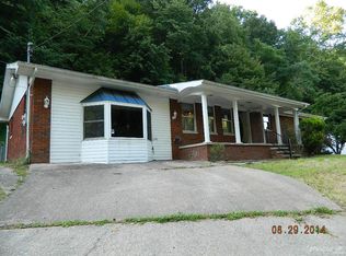 17 Hidden Vly, Chapmanville, WV 25508