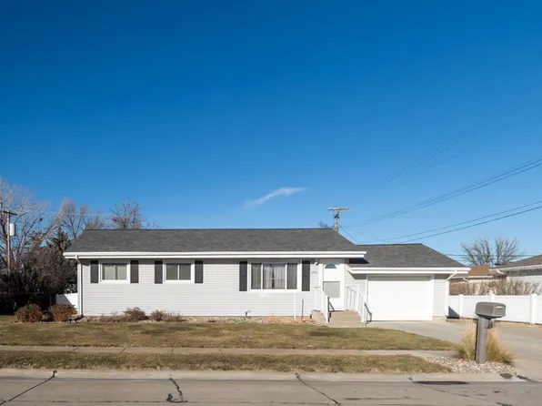 2912 30th St, Columbus, NE 68601