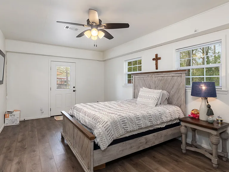 1406 Russell Ave — Photo 12