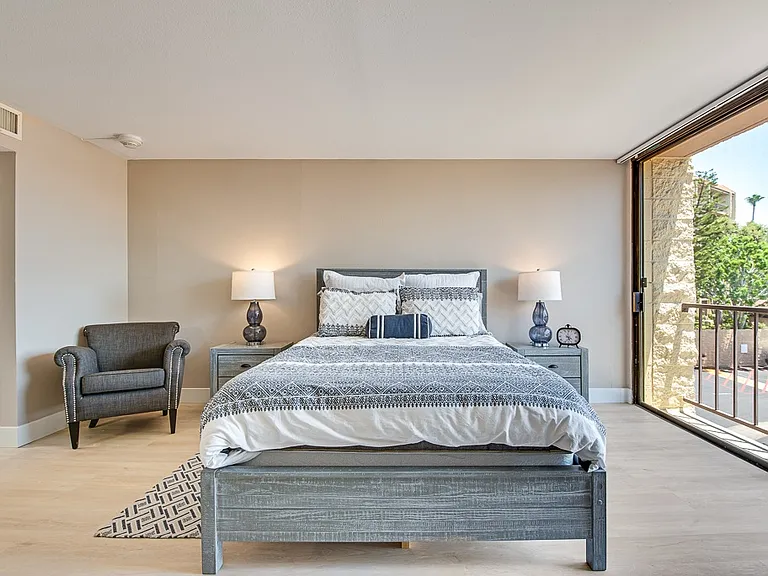 The Meridian at Laguna Hills - 55+ Active Adult Apartments — Photo 10