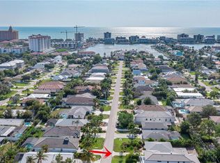 587 93rd Ave N, Naples, FL 34108