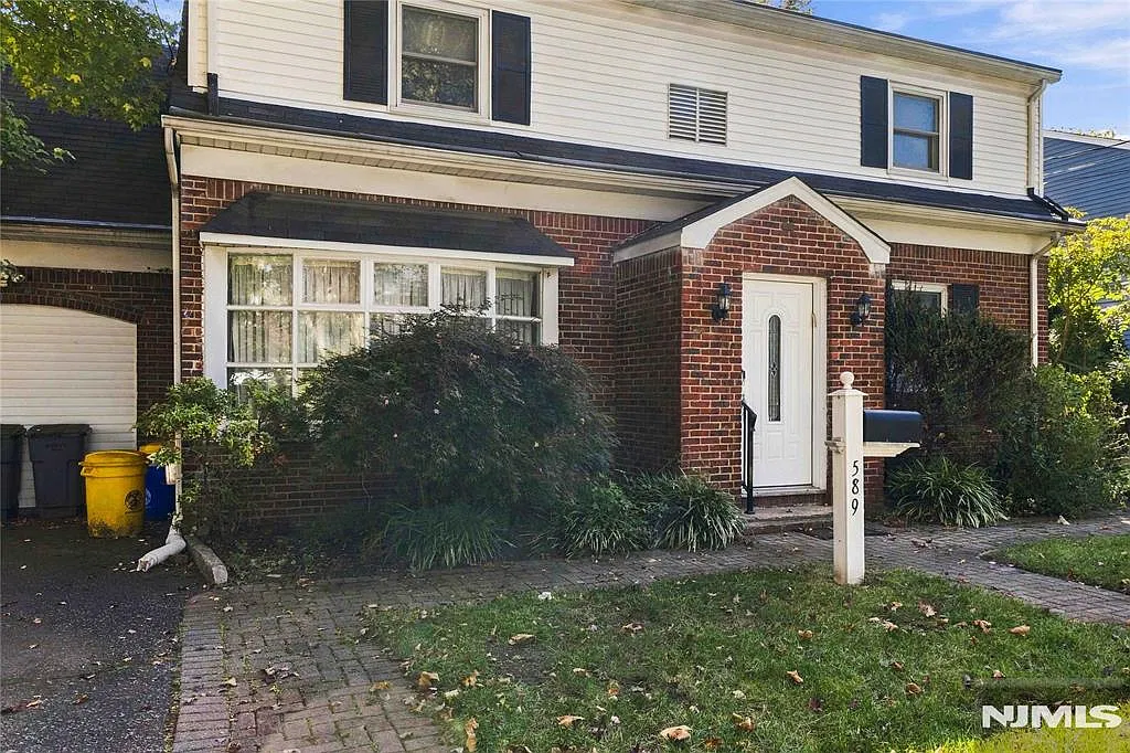 4 bed, 2.5 bath, $5,450 — Photo 4