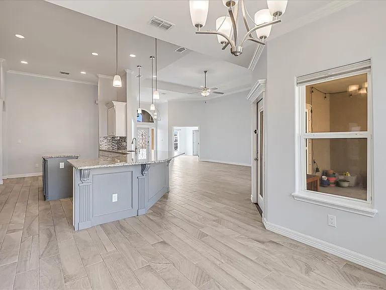 15501 Escapade St — Photo 35