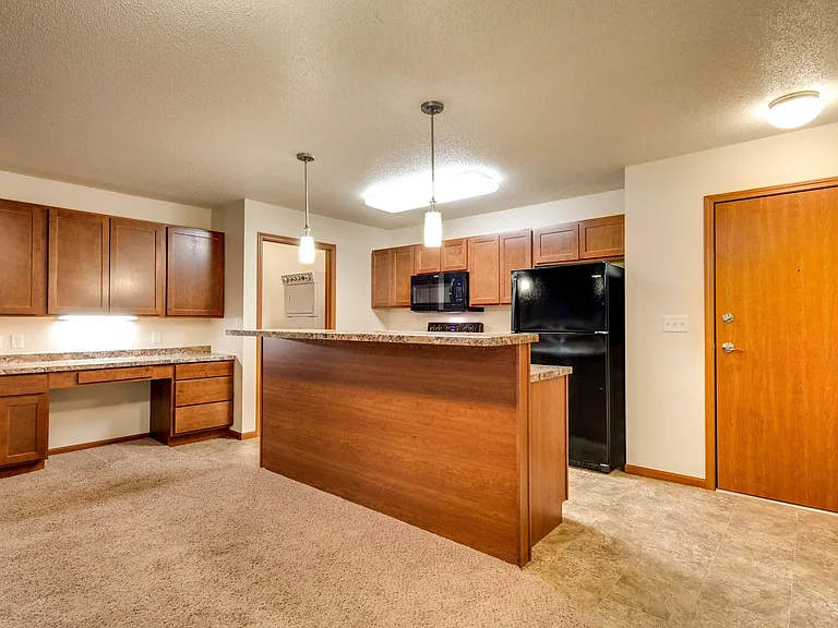 Southport Heights Apartments — Photo 27