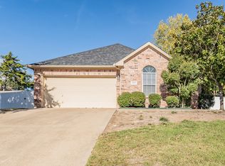 5801 Cynthia Dr, Midlothian, TX 76065