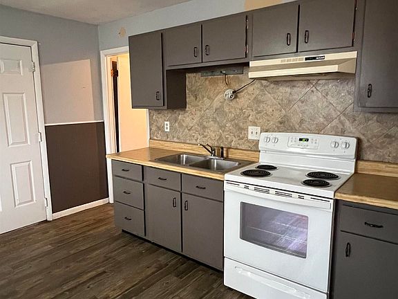 5th image of 1960 Oakcrest Dr