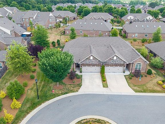 5th image of 185 Balmoral Ct