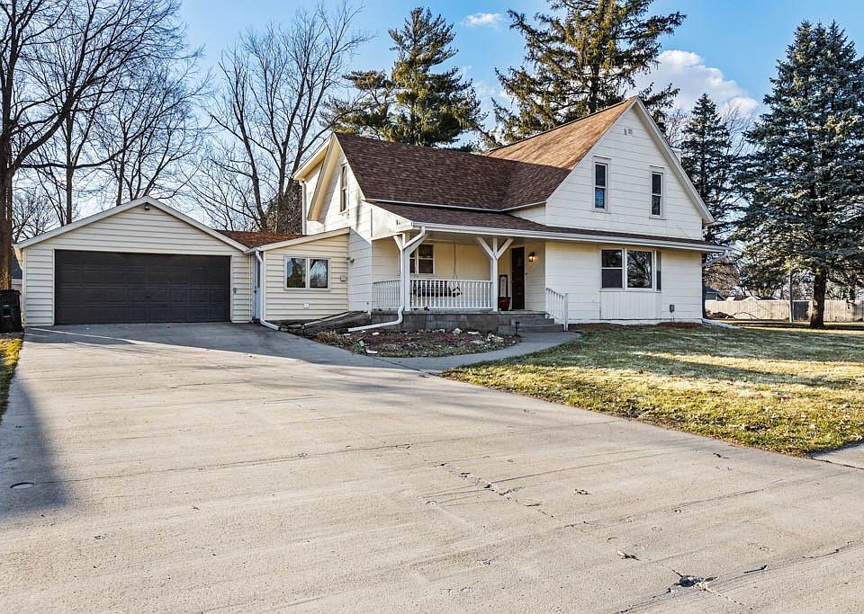 1st image of 355 NW Elm Ave