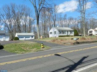 810 N Ridge Rd, Perkasie, PA 18944