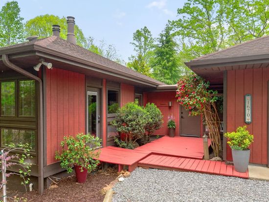 1670 Milton Rd, Charlottesville, VA 22902