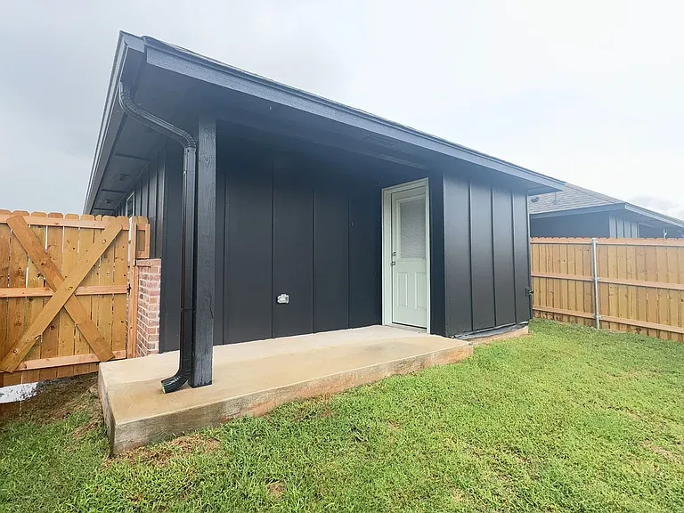 11511 University Dr — Photo 21