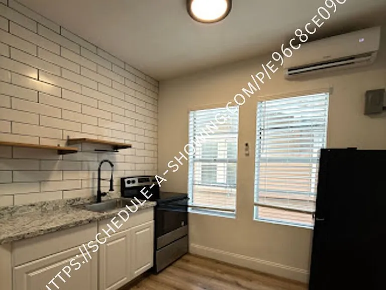 911 E 23rd Ave #9 — Photo 1