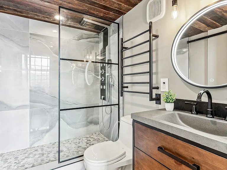 En Suite Bathroom - Bed 2