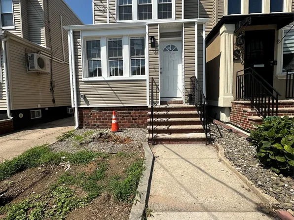 6918 69th St, Ridgewood, NY 11385