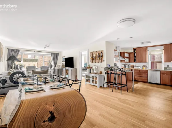 340 East 64th Street image 1 of 14