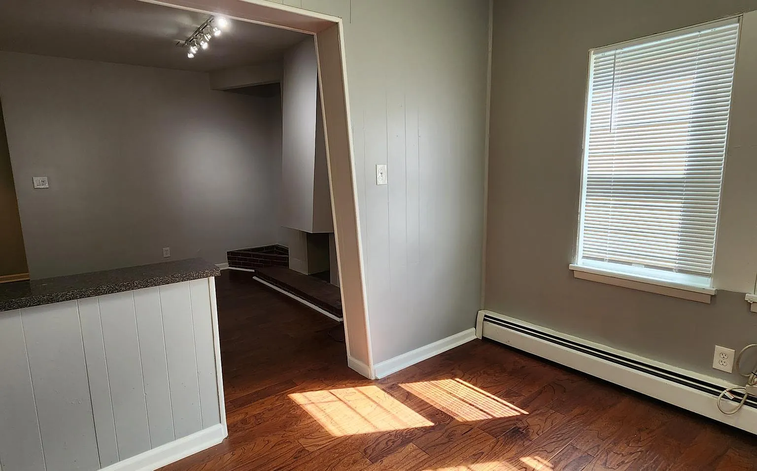 2 bed, 558 sqft, $1,275 — Photo 2