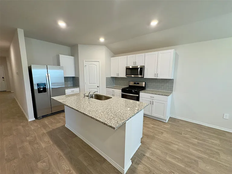 1714 Windsor Blvd — Photo 8