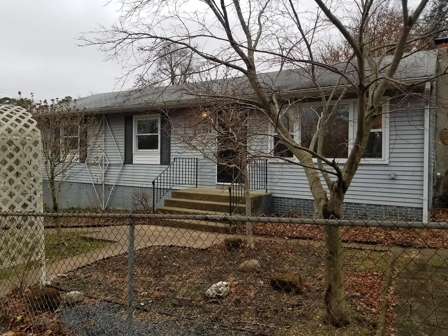 376 Woodbine St photo 1