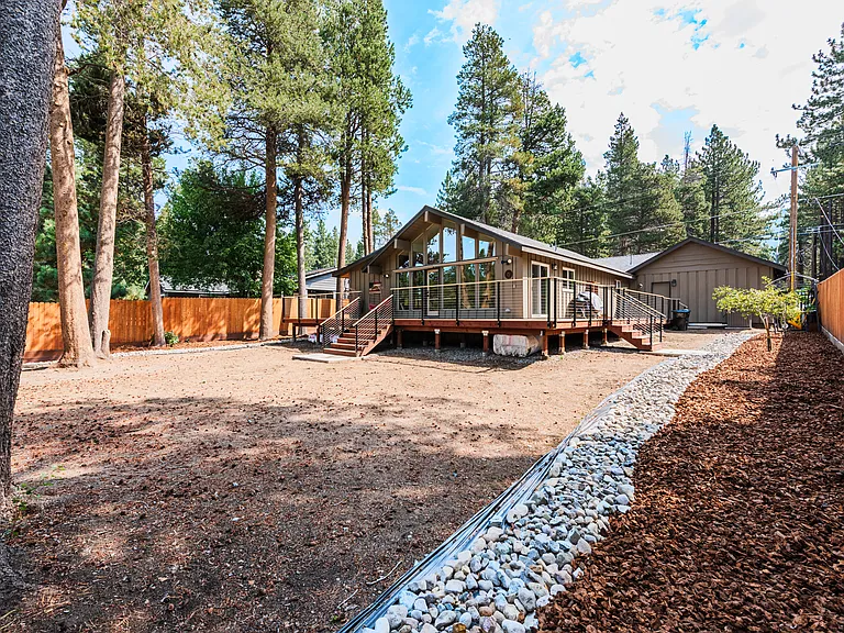 1090 Fairway Ave — Photo 29