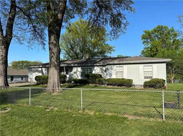 3649 S Park Ave, Independence, MO 64052