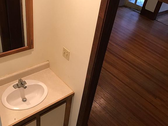 3rd image of 1417 G St APT B
