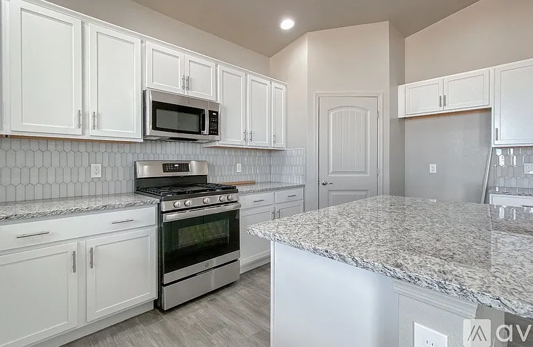 343 Berwick Pl — Photo 9